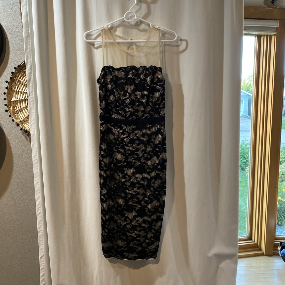BEBE LACE OVERLAY DRESS - MIDI - SIZE X-Small Wedding Party Cocktail Sexy Tight